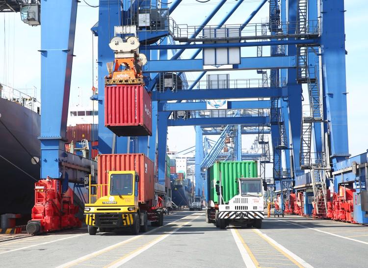 5 tháng đầu năm, thu ngân sách từ xuất nhập khẩu tăng 9,2%