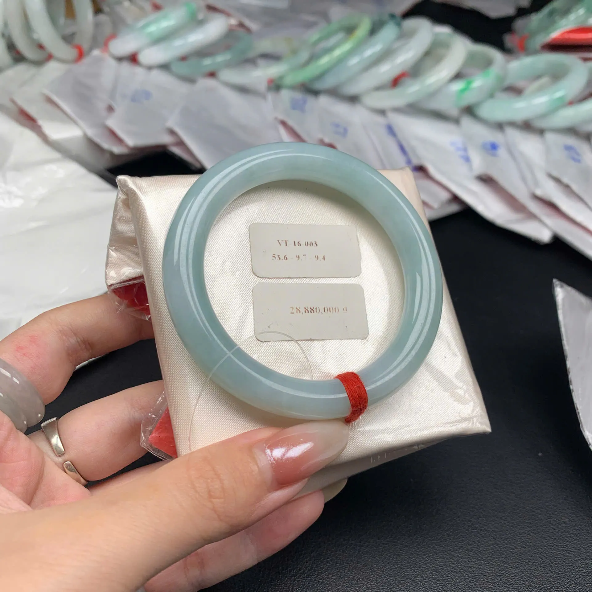 Vòng tay Nếp Hóa Mịn Xanh Lục Nhẹ VT-16-003