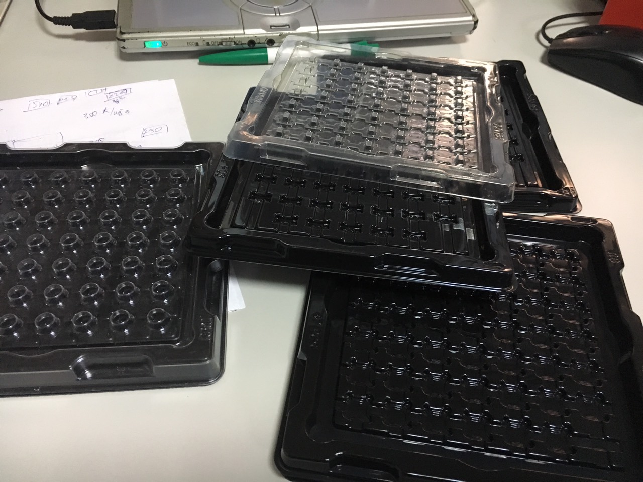 chống trượt khay là gì