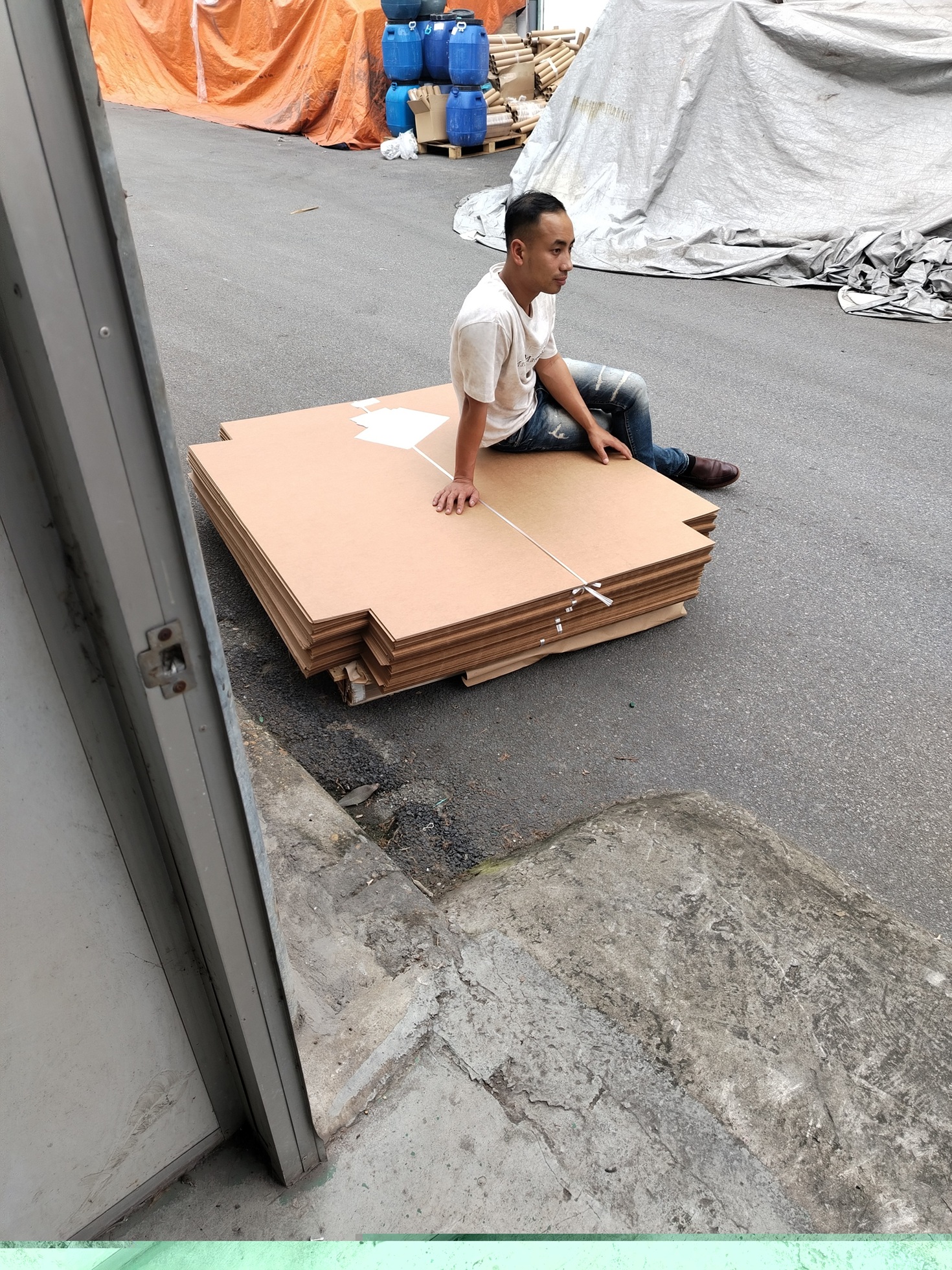 tấm giấy trượt slip sheet 1000x1150x1.3 ( kích thước ngoài 1300x1450)