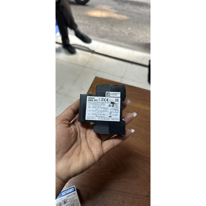 Rơle bảo vệ điện áp Omron K8DS-PH1