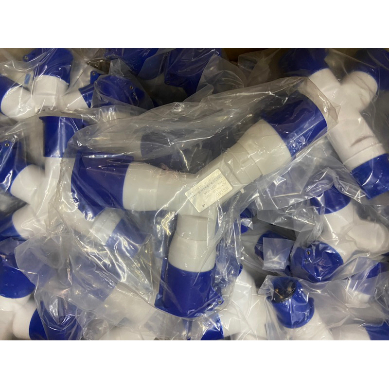 Ổ cắm công nghiệp 3- 4 chạc 16A 32A phù hợp với các công trình thi công
