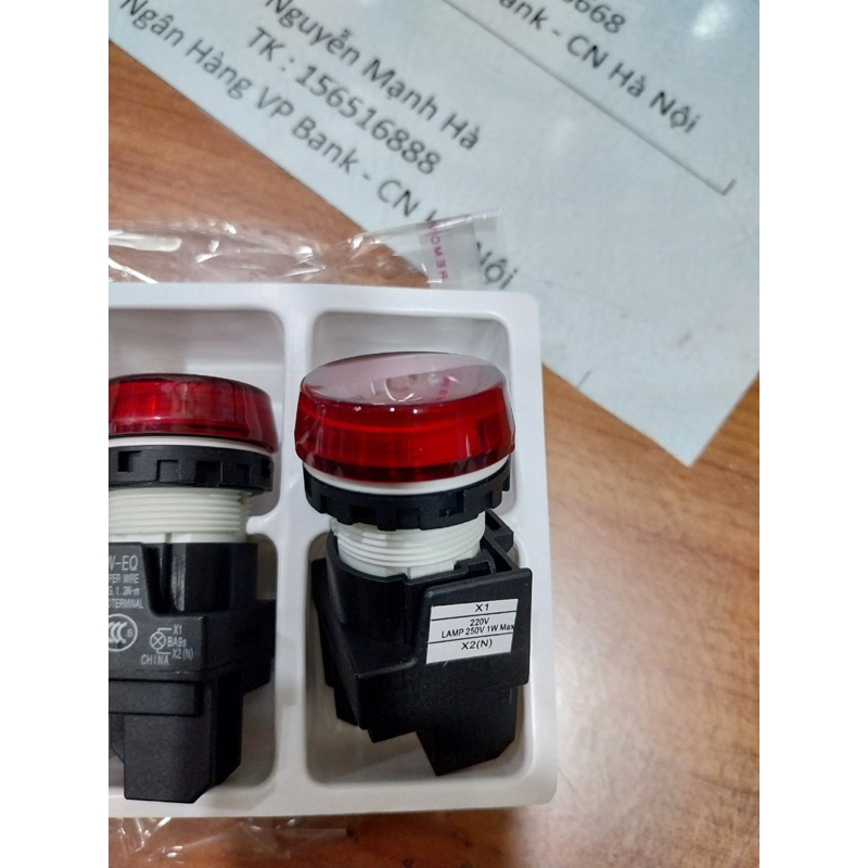 Đèn báo Idec loại phẳng YW1P-1UQM3S Ø 22mm 220V