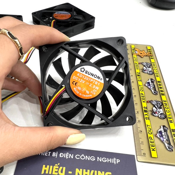 Quạt tản nhiệt, quạt thông gió 7x7 12v loại tốt