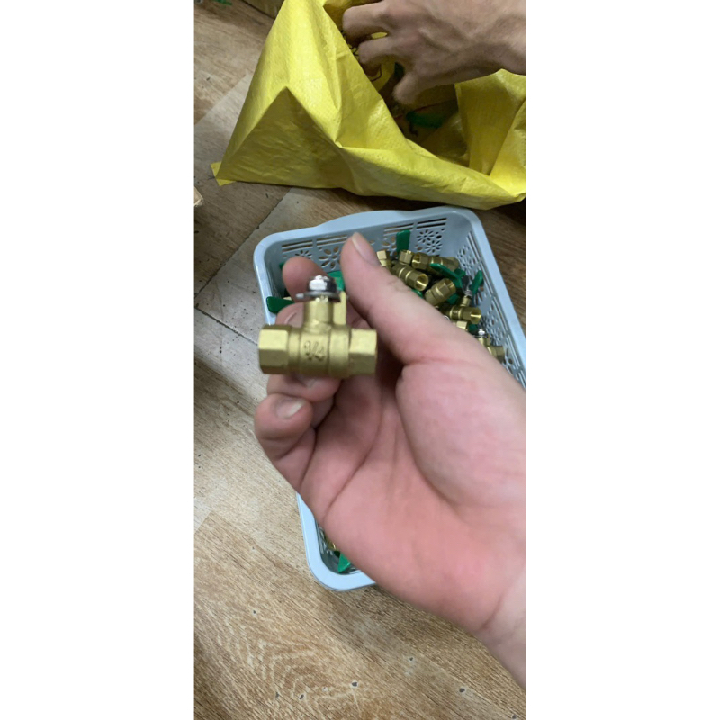 Van đồng khóa nước ren 13mm (1/4") hai đầu ren trong- Hieunhung
