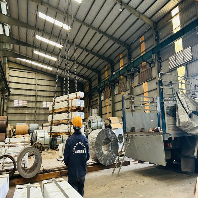 TRUNG TÂM CẮT XẺ THÉP CUỘN - PHA CẮT BẢN MÃ
