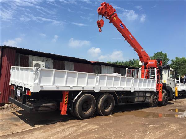 Dịch vụ cho thuê xe cẩu chở hàng uy tín, giá ưu đãi