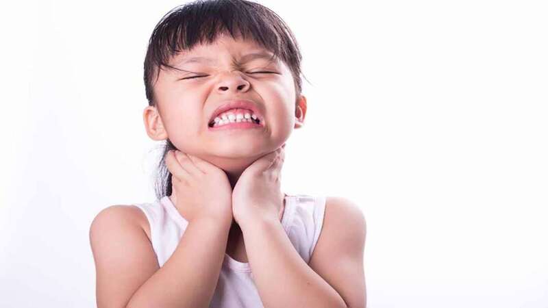 Cẩn trọng với viêm họng trong mùa hè