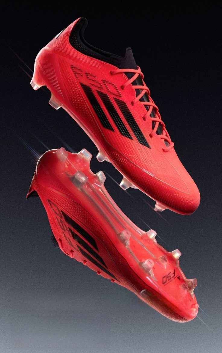 Giày bóng đá Adidas