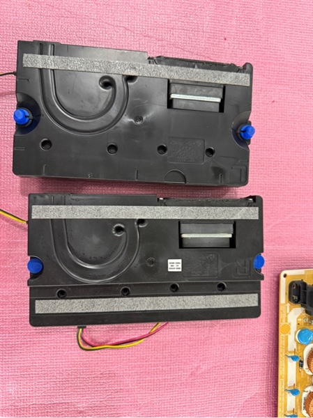 Loa tivi samsung BN63-18444 và BN63-18443 70NU6900-70RU7200 (1 cặp tháo máy hoạt động tốt)