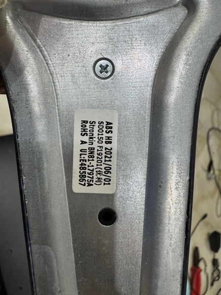 Chân đế màn hình máy tính để bàn model LS24R350FHEXXV (tháo máy)