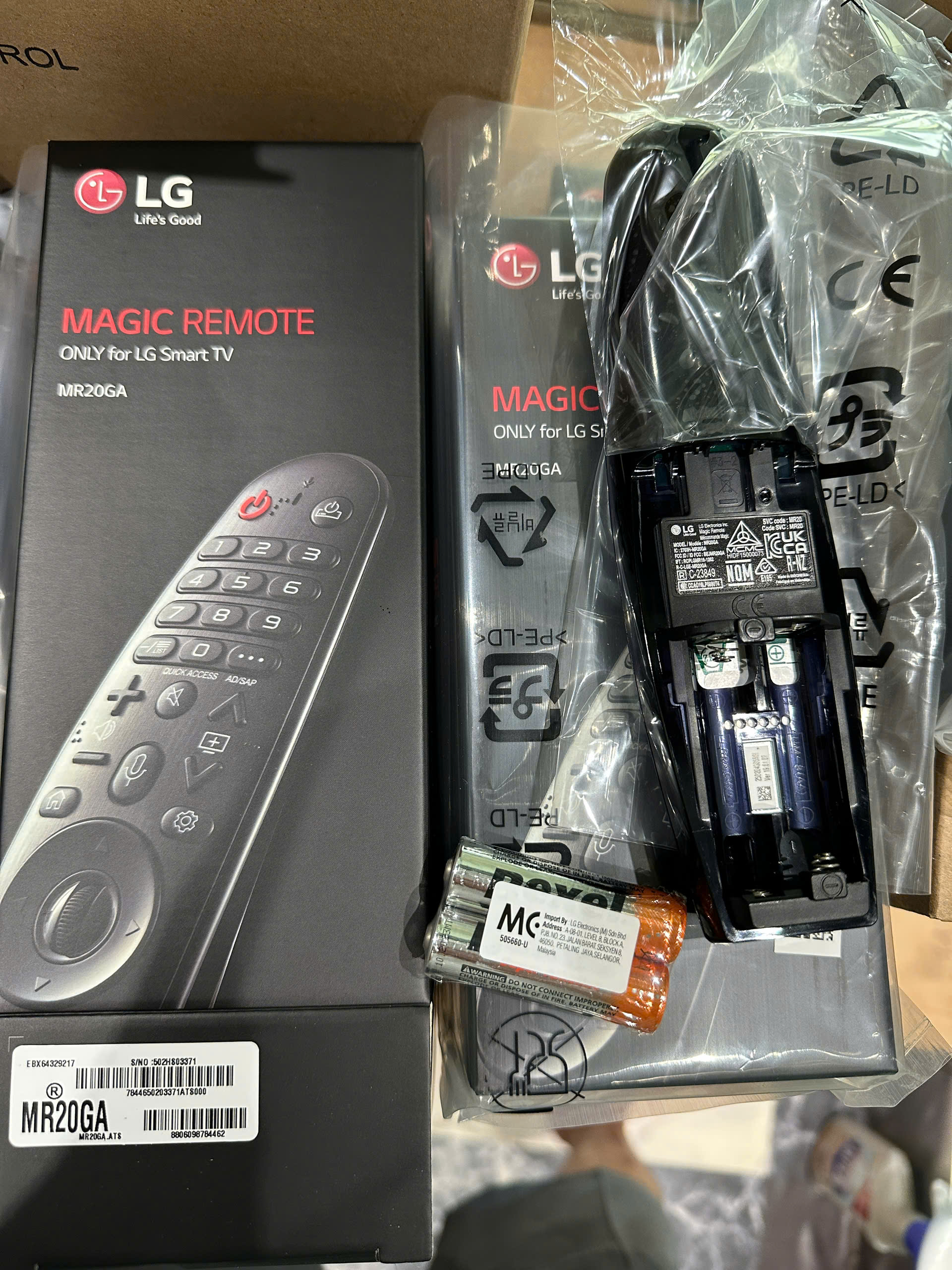 Điều khiển Thông Minh giọng nói chuột bay LG Original Magic Voice 𝐑𝐞𝐦𝐨𝐭𝐞 Control 𝐋𝐆/ 𝐌𝐑𝟐0𝐆𝐀 - Black cho các (Model TV Từ 2017 đến2020) (𝐒ả𝐧 𝐩𝐡ẩ𝐦 𝐜𝐡í𝐧𝐡 𝐡ã𝐧𝐠 ) mới tinh nguyên hộp Nhập khẩu Hàn quốc có pin đi kèm hộp đen