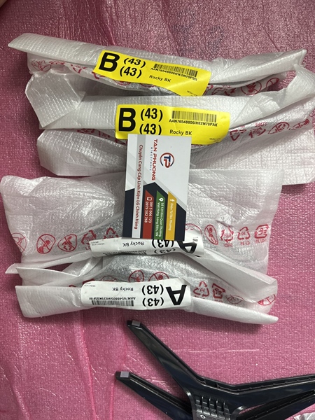 chân đế tivi 43UP 43UQ 43UN 43UJ NEW
