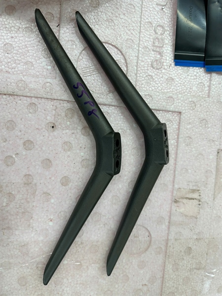 Chân đế Tivi TCL L55P8 hàng Tháo máy còn Đẹp ( 01 đôi Trái + Phải)