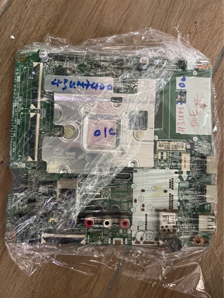 43UM7400 BOE