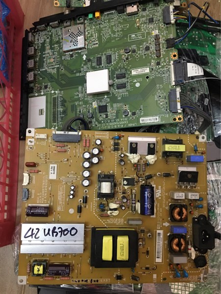 42UB700 Nguồn
