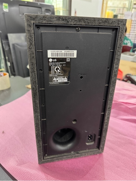 Cục loa sub (loa trầm) không có mạch công suất hàng qua sử dụng còn hoạt động tốt bass 15 mầu ghi xám