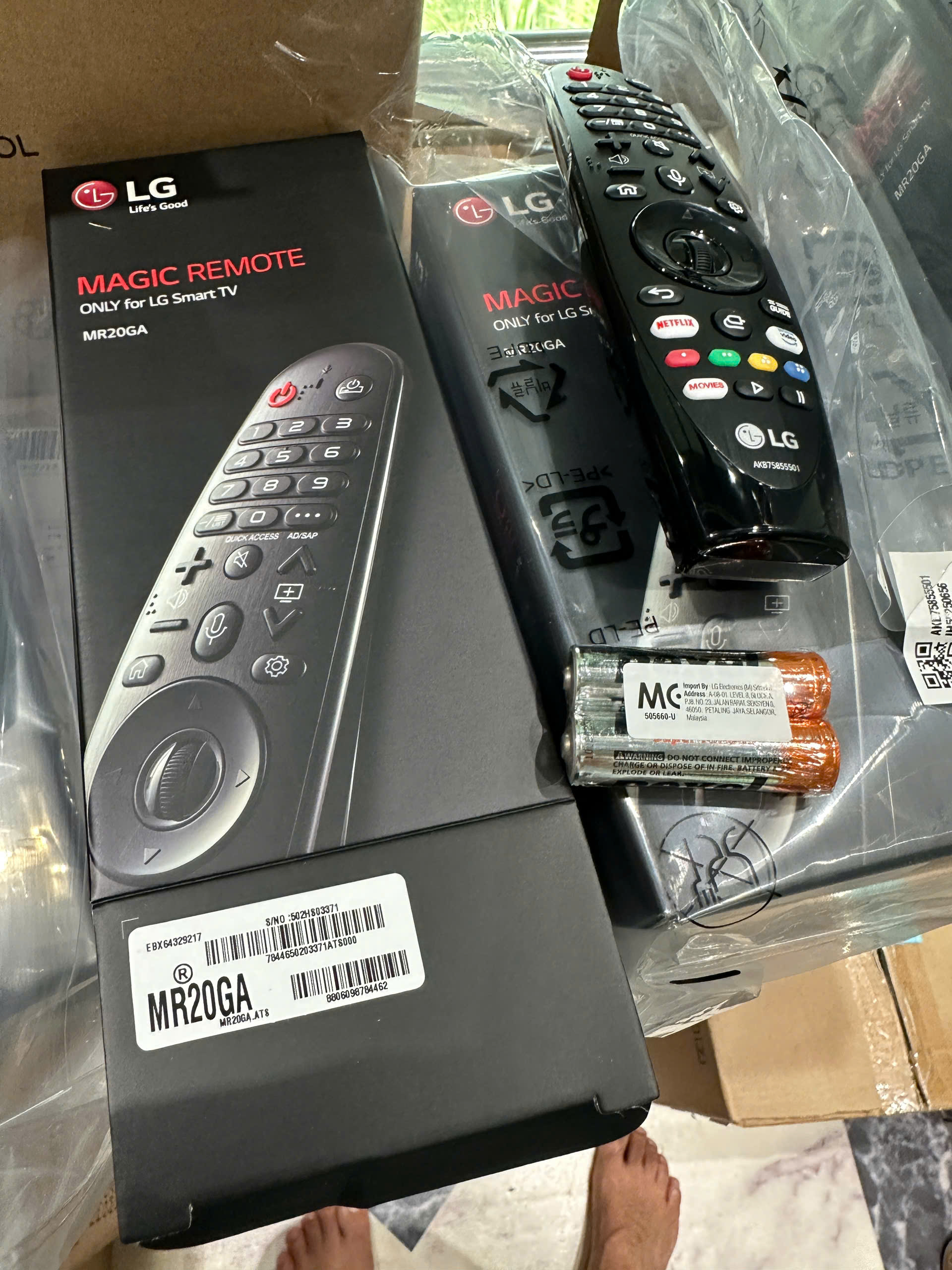 Điều khiển Thông Minh giọng nói chuột bay LG Original Magic Voice 𝐑𝐞𝐦𝐨𝐭𝐞 Control 𝐋𝐆/ 𝐌𝐑𝟐0𝐆𝐀 - Black cho các (Model TV Từ 2017 đến2020) (𝐒ả𝐧 𝐩𝐡ẩ𝐦 𝐜𝐡í𝐧𝐡 𝐡ã𝐧𝐠 ) mới tinh nguyên hộp Nhập khẩu Hàn quốc có pin đi kèm hộp đen