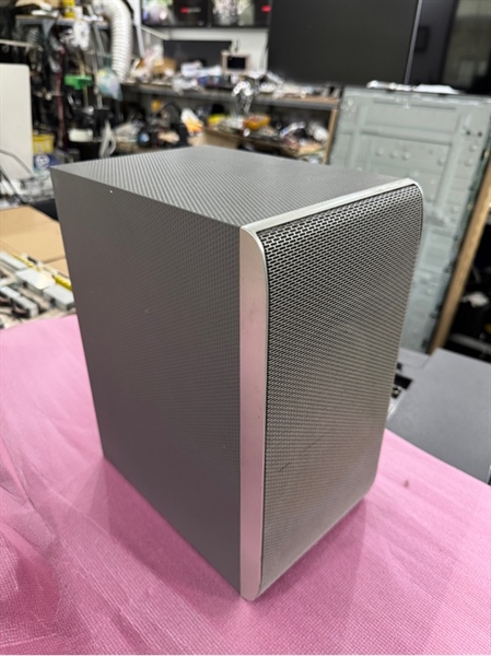 Cục loa sub (loa trầm) không có mạch công suất hàng qua sử dụng còn hoạt động tốt bass 15 mầu ghi xám