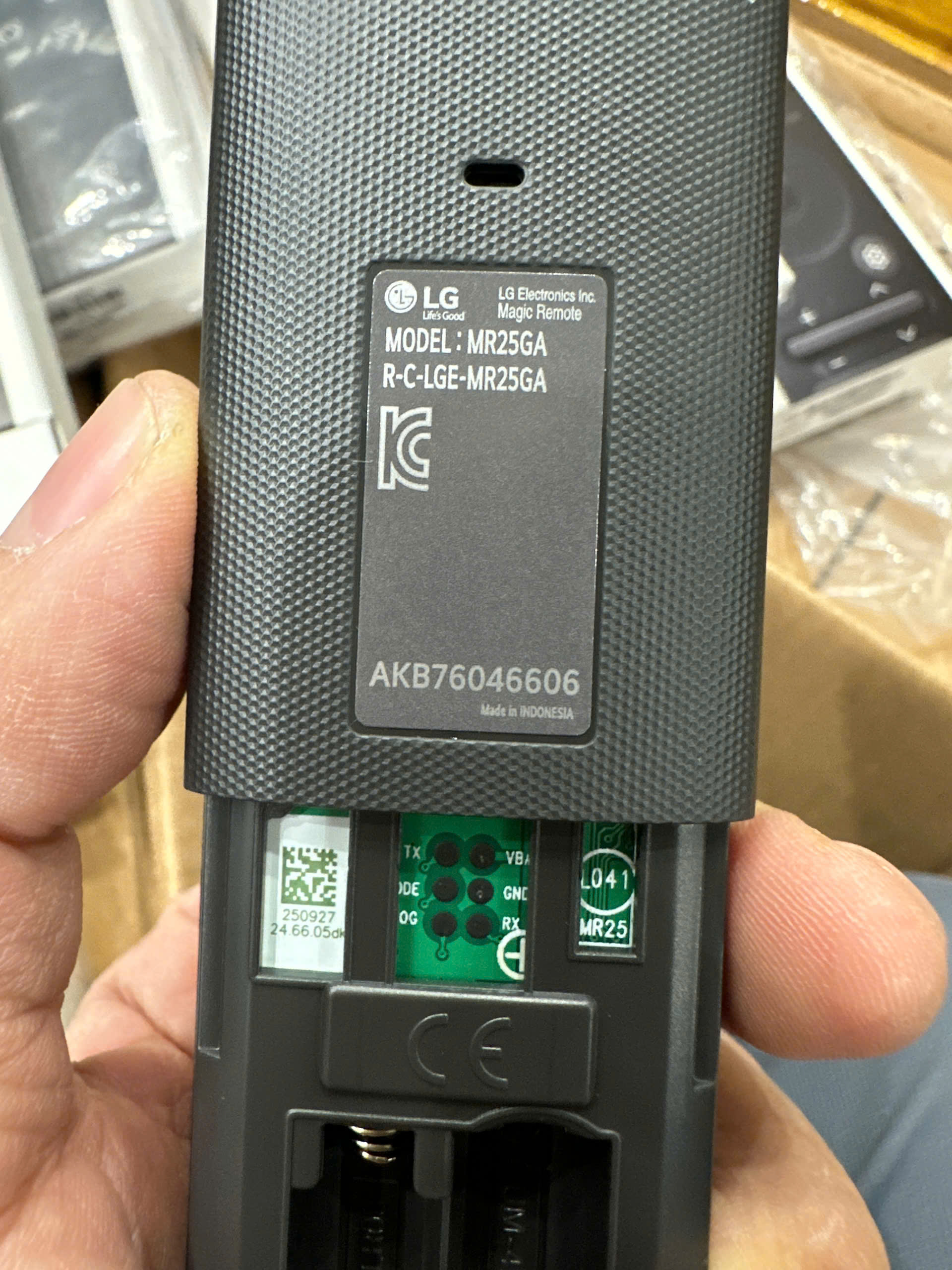 ĐIỀU KHIỂN THÔNG MINH AI LG – MAGIC REMOTE MR25