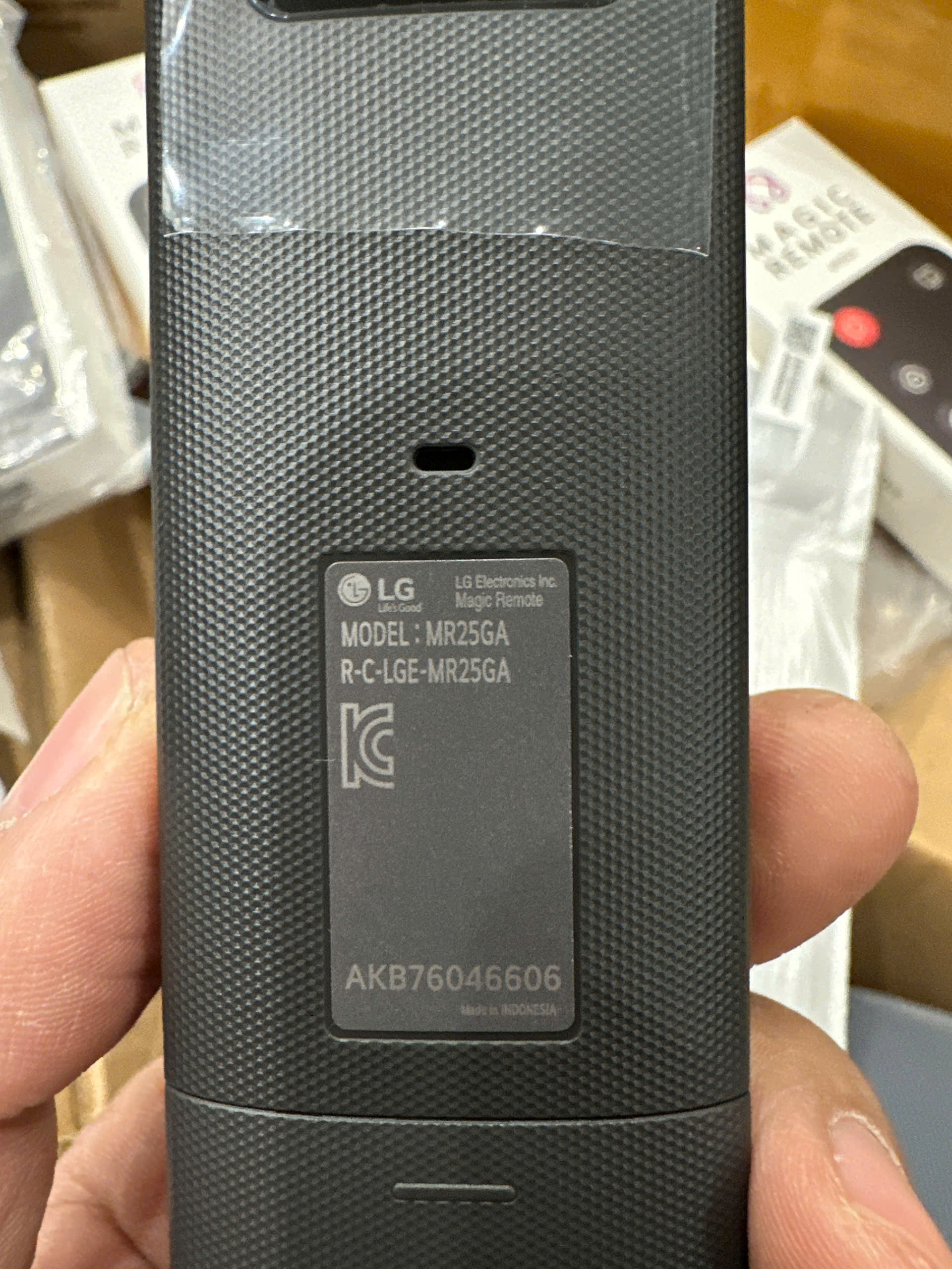 ĐIỀU KHIỂN THÔNG MINH AI LG – MAGIC REMOTE MR25