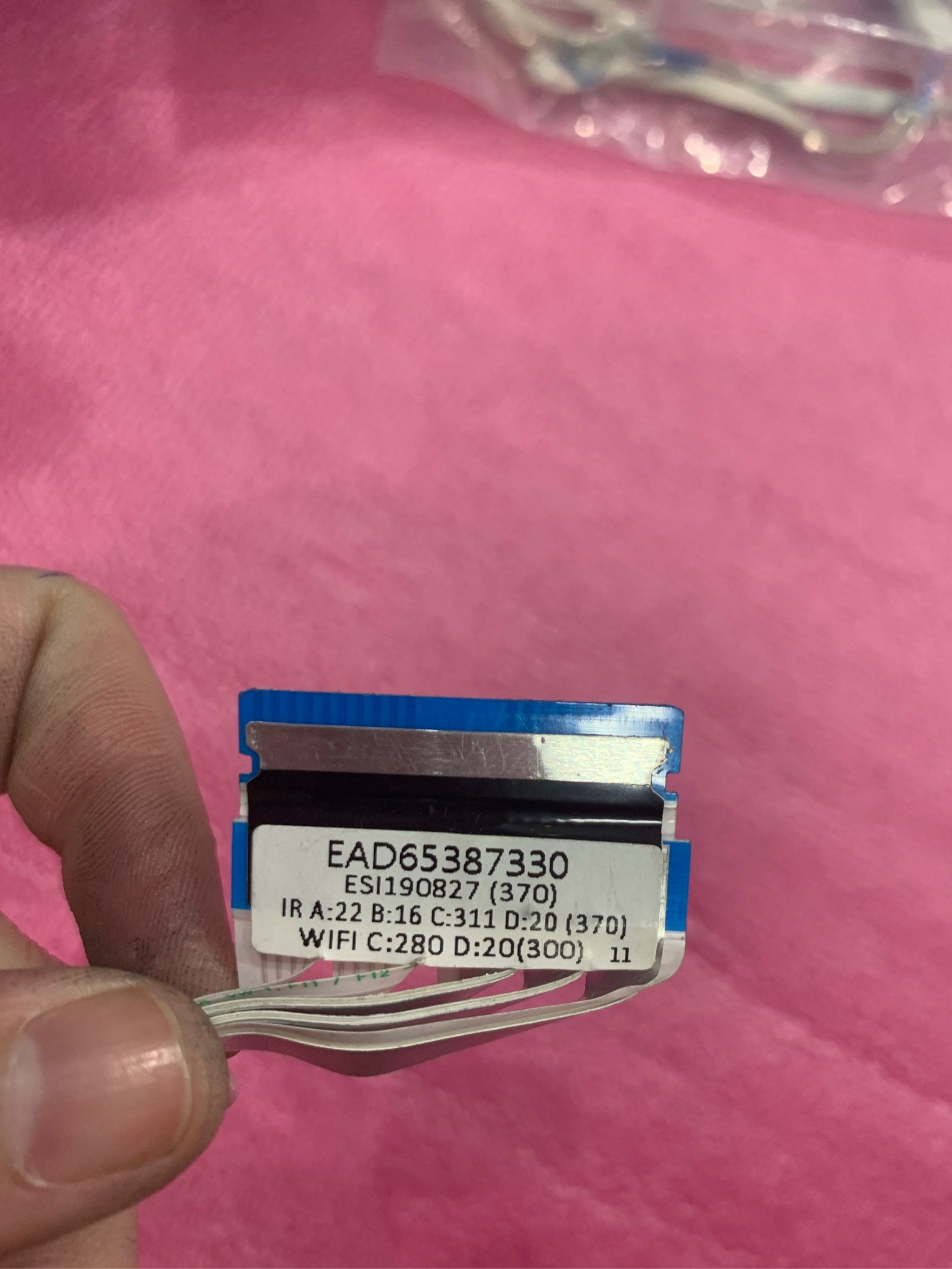 Cáp wifi mắt nhận mã LK EAD65387330 dùng cho model 55/65Um7400 tháo máy sử dụng tốt