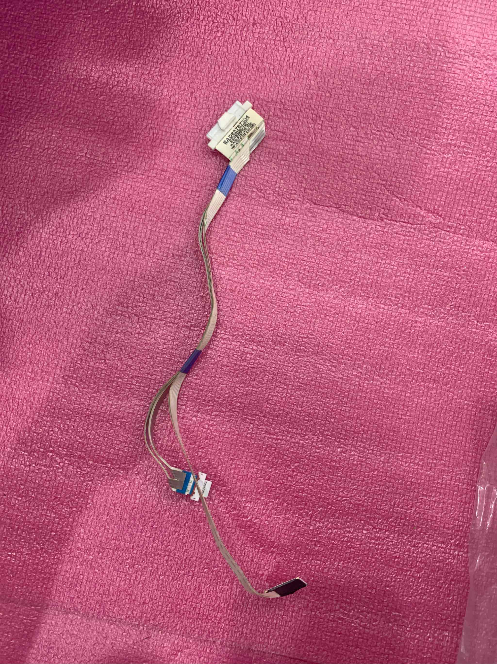 Cáp wifi mắt nhận mã LK EAD63787304 dùng cho model 49LH570/590 tháo máy sử dụng tốt