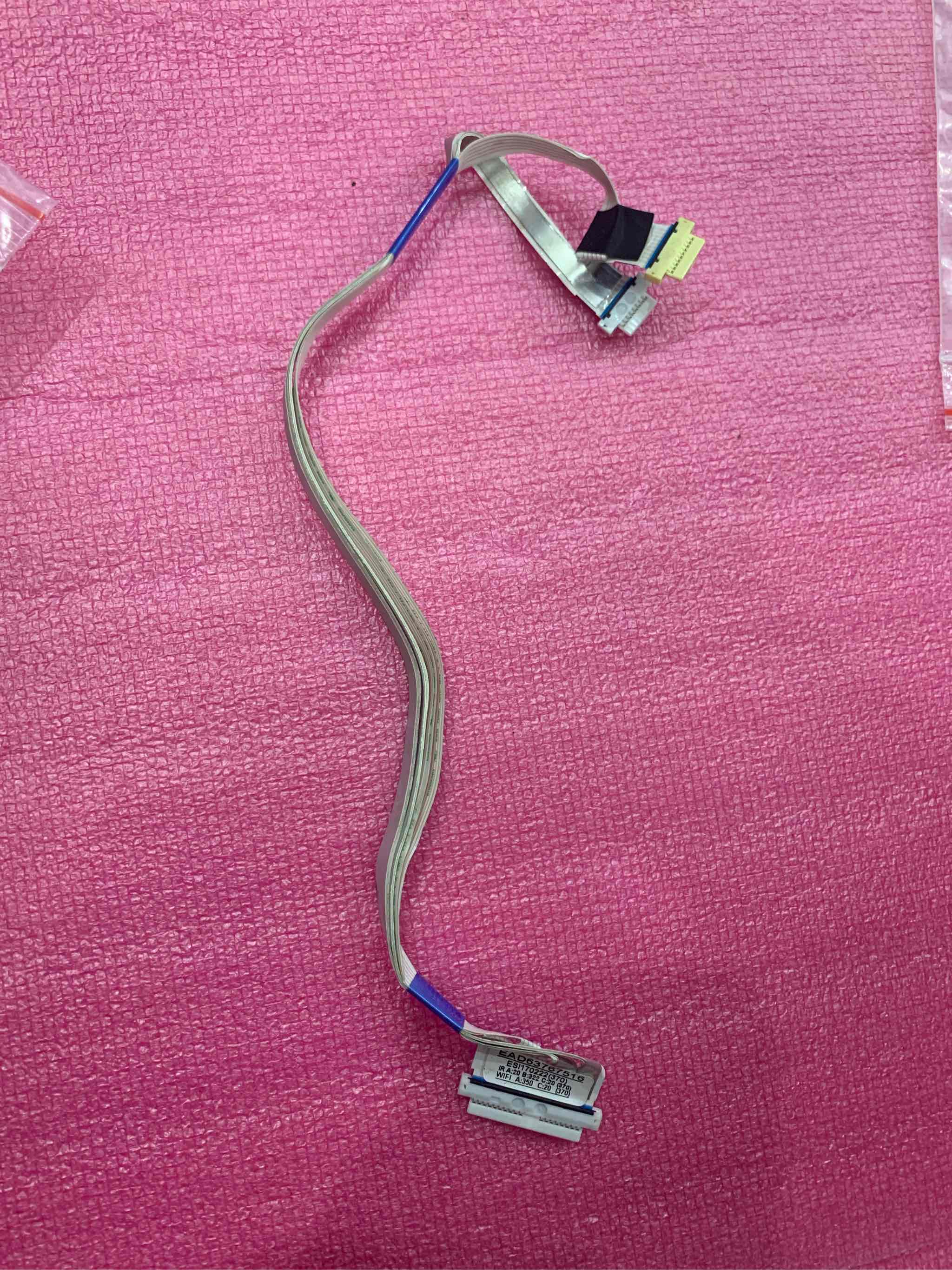 Cáp wifi mắt nhận mã LK EAD63767516 dùng cho model 49UH610/617 tháo máy sử dụng tốt