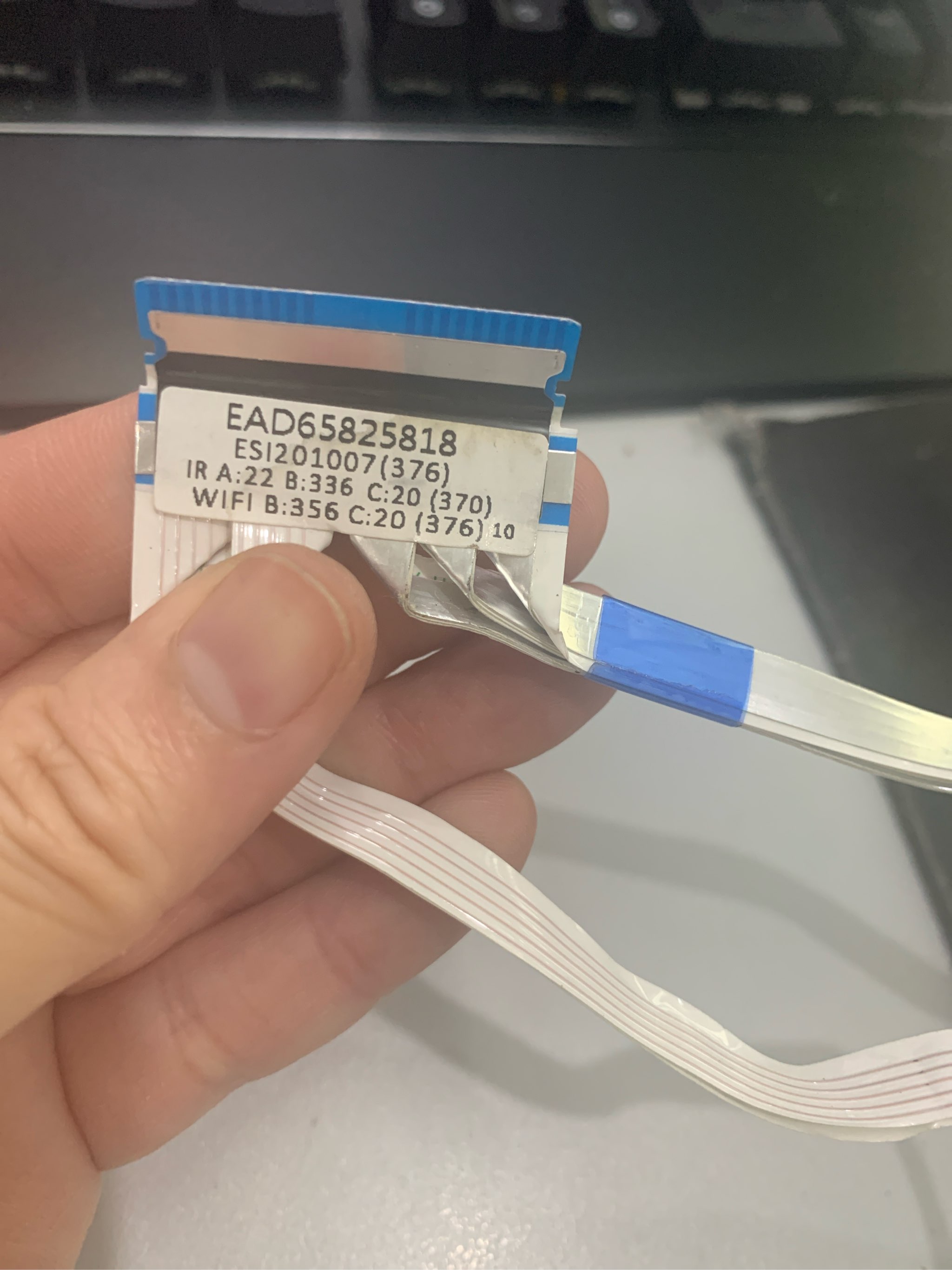 Cáp wifi tivi LG mã linh kiện EAD65825818 dùng cho model 65Nano81/86 tháo máy sử dụng tốt