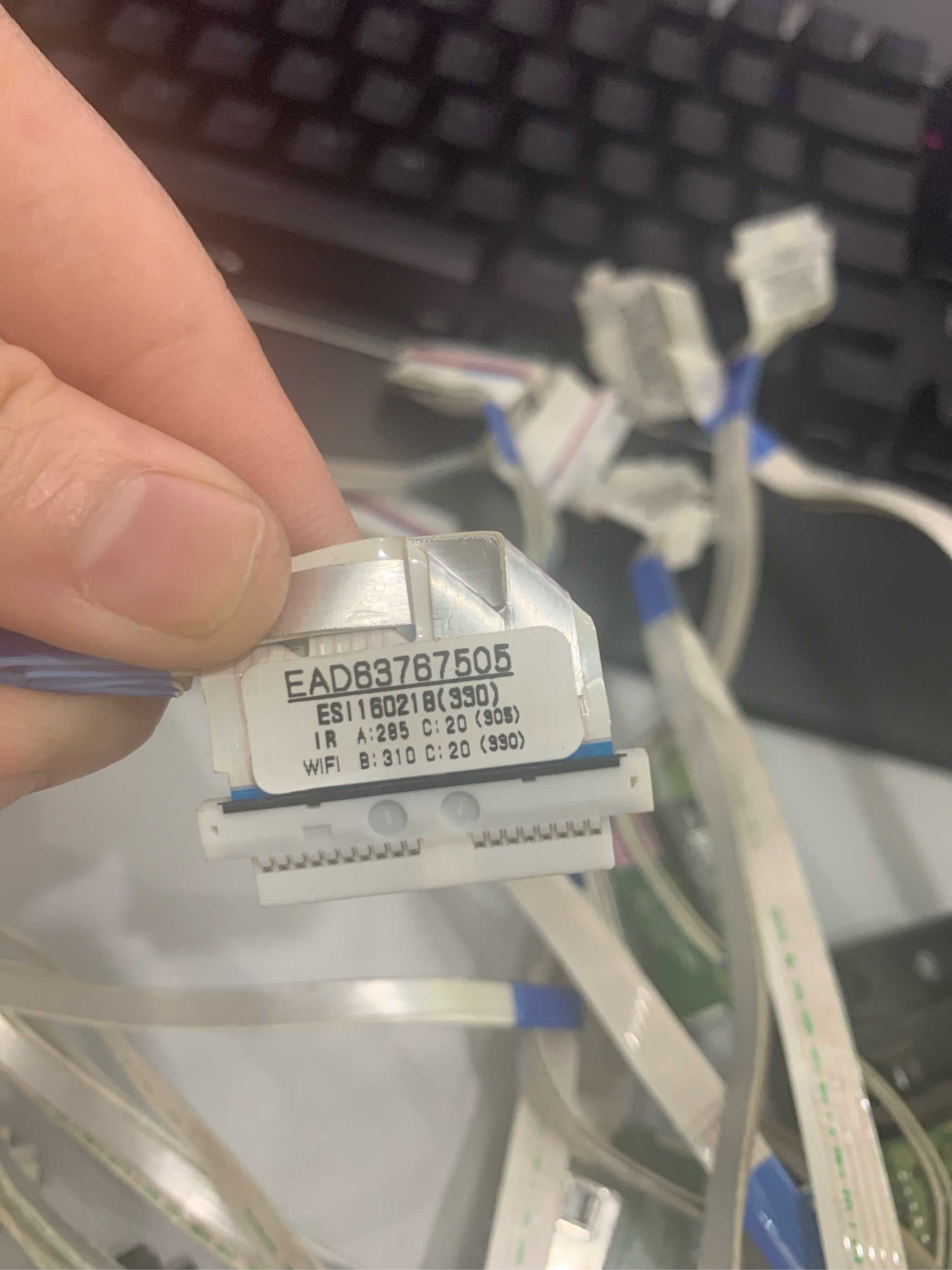 Cáp wifi tivi LG mã linh kiện EAD63787305 dùng cho model 43LH570 43LH590 tháo máy sử dụng tốt