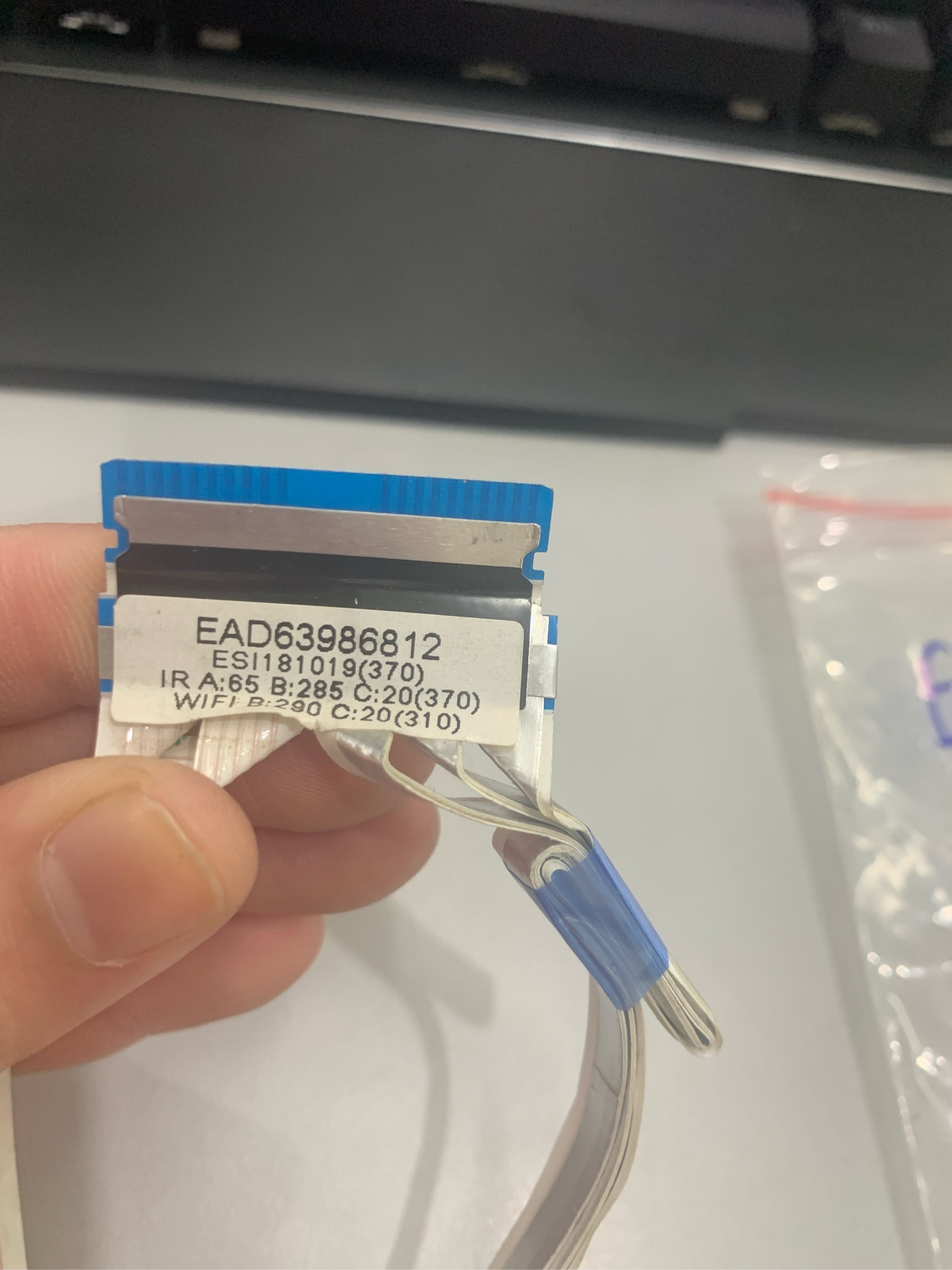 Cáp wifi tivi LG mã linh kiện EAD63986812 chạy cho model 65SK8500/9500 tháo máy sử dụng tốt