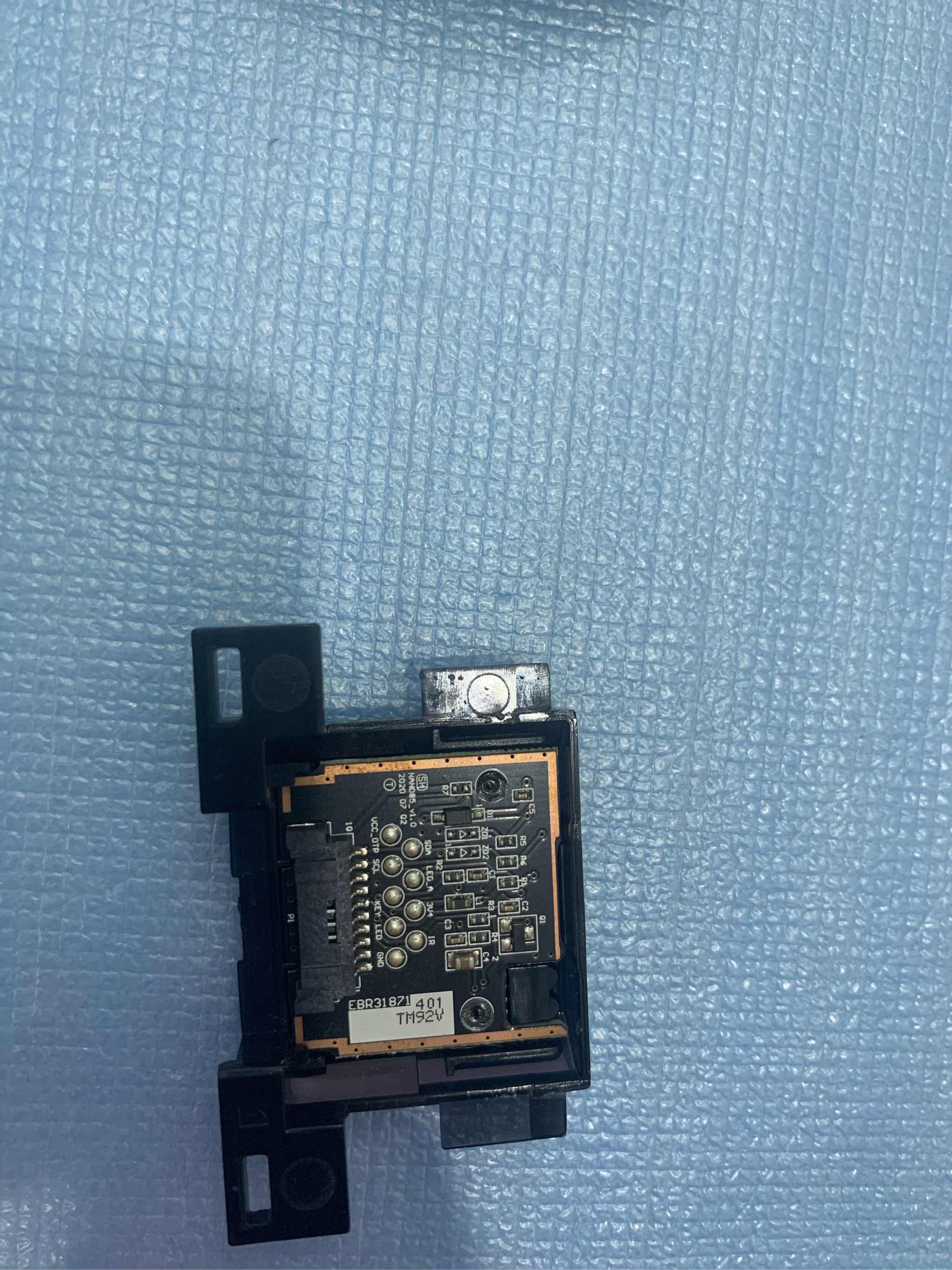 Mắt nhận tivi LG mã LK EBR31871401 dùng cho các model 50NANO80SQA.ATV 50NANO86TPA.ATV 50QNED75SRA.ATV 50QNED7SSQA.ATV 50QNED80SQA.ATV 55NANO80SQA.ATV 55NANO80TPA.ATV 55NANO86TPA.ATV 55QNED75SRA.ATV 55QNED75SRA.ATV 55QNED7SSQA.ATV 55QNED80SQA.ATV 55QNED80SQA.ATV 65NANO80SQA.ATV 65NANO80TPA.ATV 65NANO86TPA.ATV 65QNED75SR