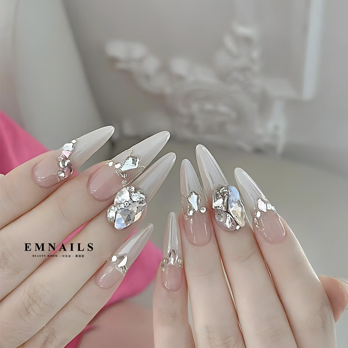 Gel Extensions – For Elegant, Slender Hands