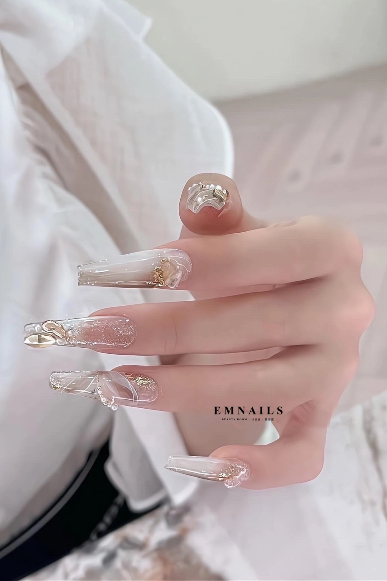 Gel Extensions – For Elegant, Slender Hands