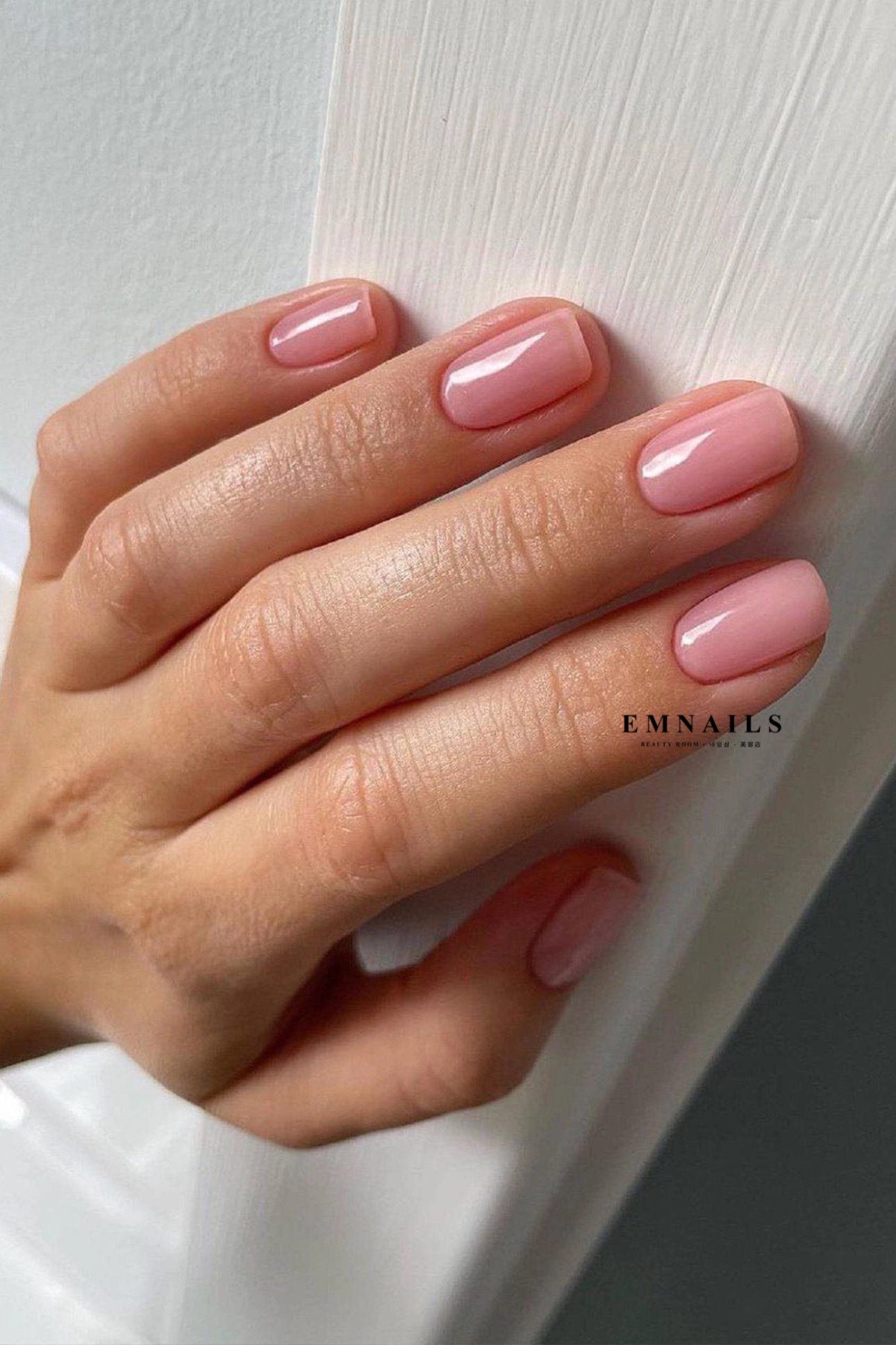 Gel Polish – Over 1000 Colors, Endless Possibilities