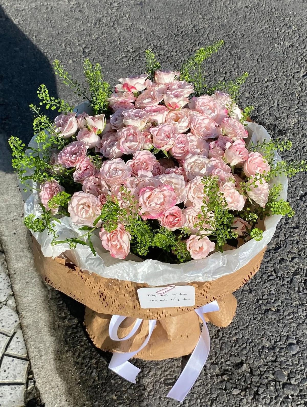 Bó Hoa chiết xạ ,Bó Hoa Tone Hồng Tặng Người Yêu - Bó Hoa Tươi Garden Style - 胡志明市花束配送 KIMI FLOWERS