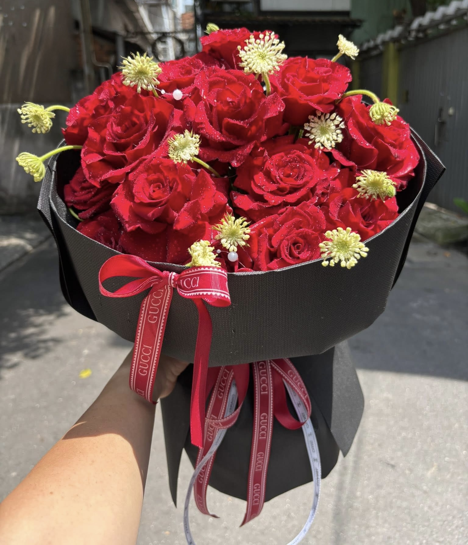 Bó Hoa Hồng Đỏ Tặng Người Yêu Only Rose Only You - Shop Hoa Tươi HCM