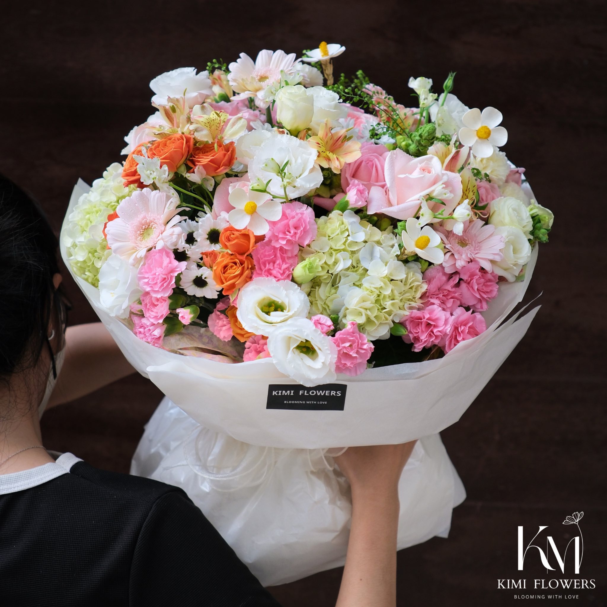 Bó Hoa Tone Hồng Tặng Người Yêu - Bó Hoa Cúc Mẫu Đơn Garden Style - 胡志明市花束配送 KIMI FLOWERS