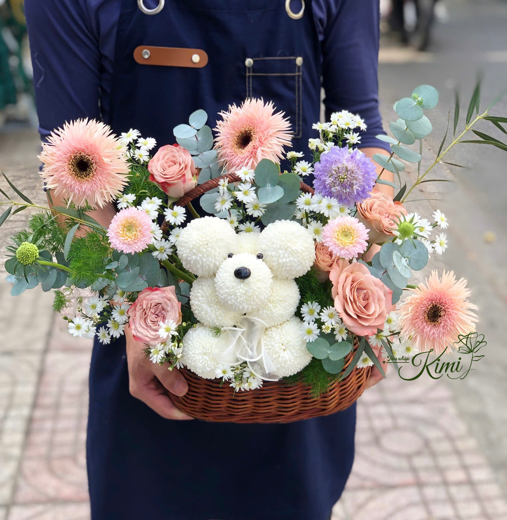 Giỏ hoa Gấu Dễ Thương Trend Hiện Đại  HTP0015
