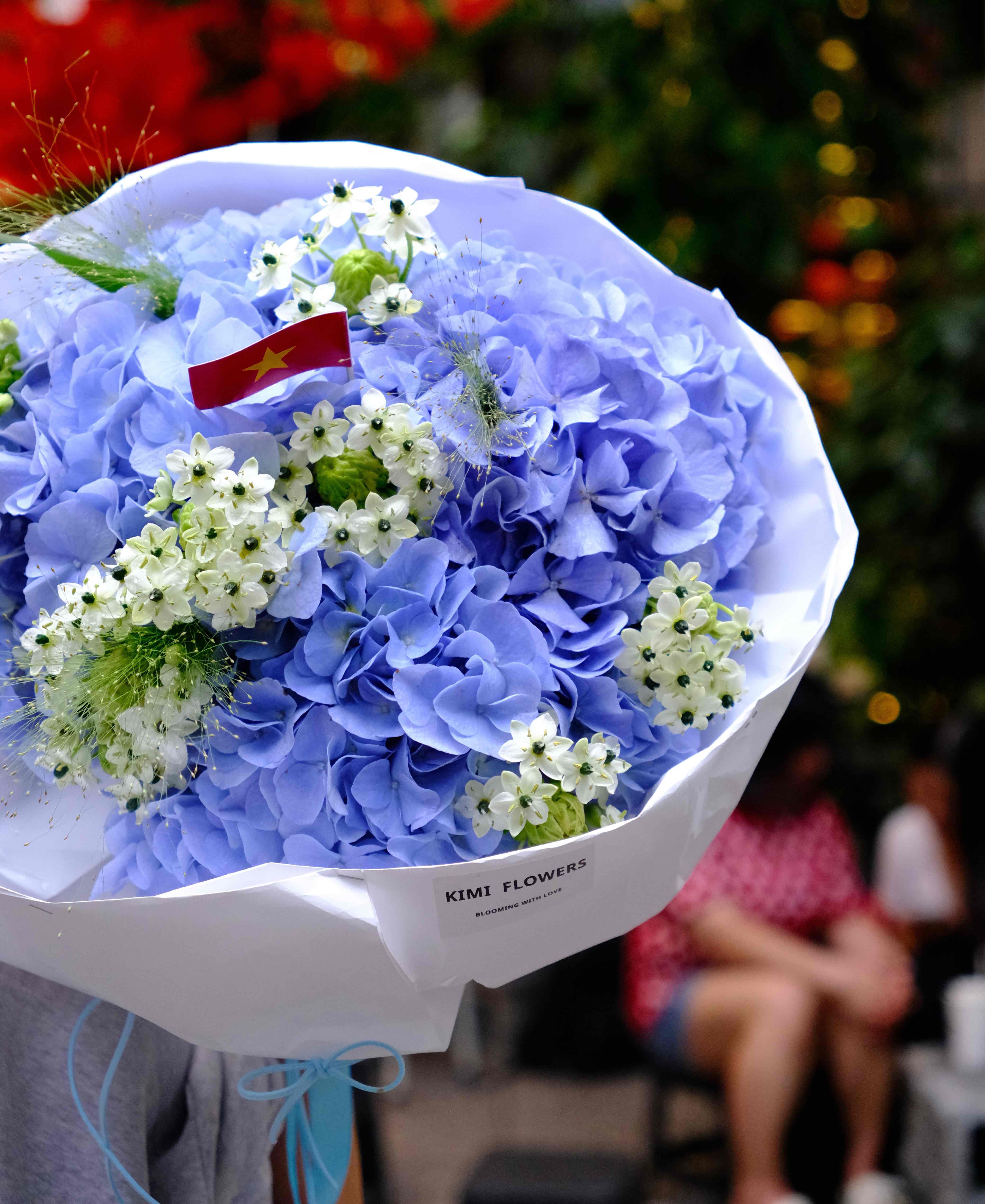 Bó Hoa Cẩm Tú Cầu Xanh Dương - Bó Hoa Tone Xanh - Shop Hoa HCM