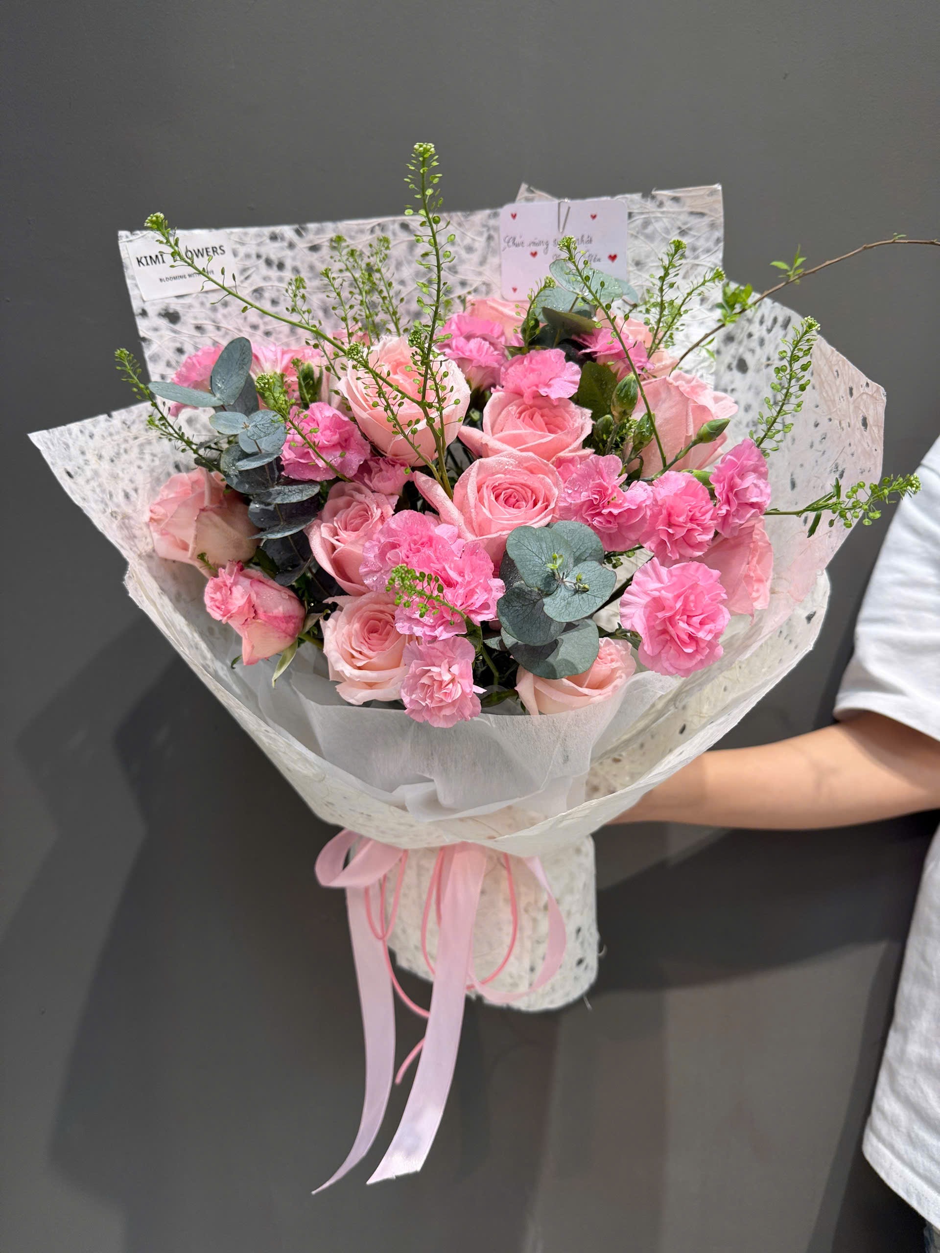 Bó Hoa Tone Hồng Tặng Người Yêu - Bó Hoa Tươi Garden Style - 胡志明市花束配送 KIMI FLOWERS