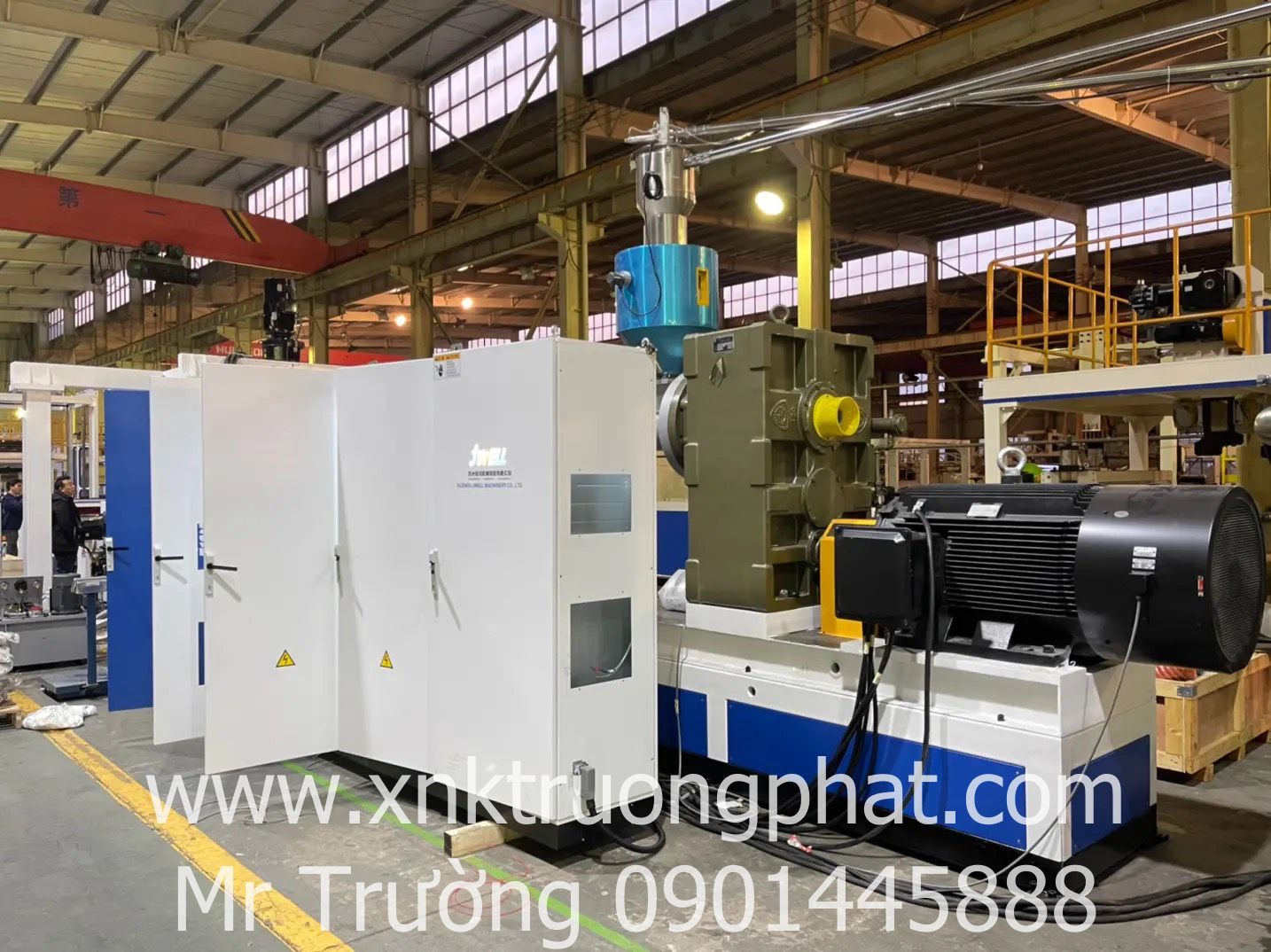 Màng PET là gì? Quy trình sản xuất màng PET chất lượng cao