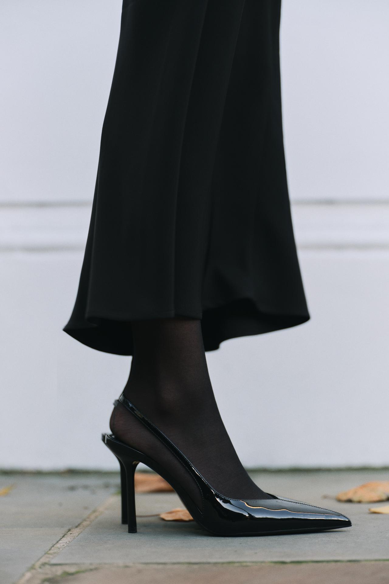 RIBBON ENAMEL FINISH HEEL PUMPS