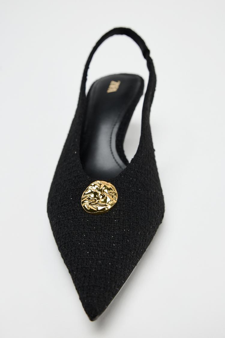 FABRIC MOLE SHOES WITH METALLIC DETAILS