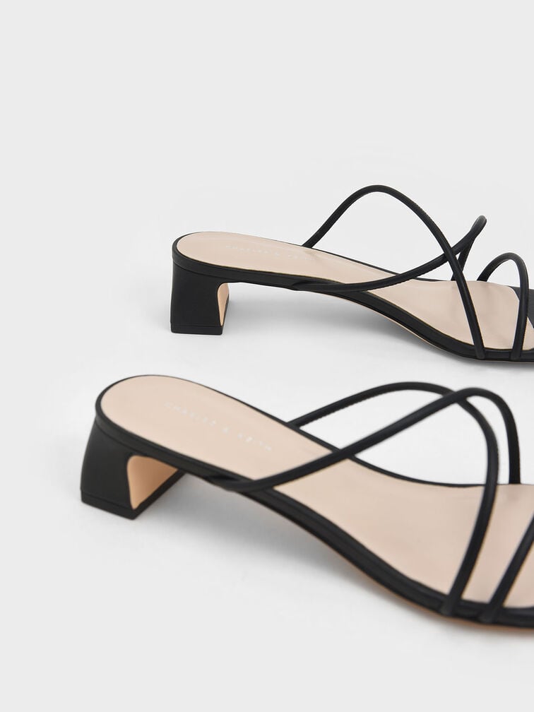 Meadow Strappy Toe Ring Sandals