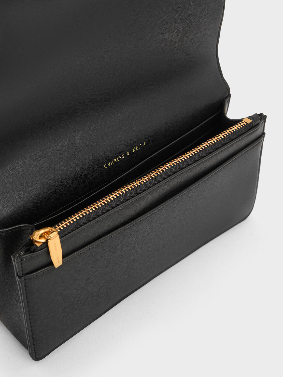 Paffuto Chain Handle Quilted Long Wallet