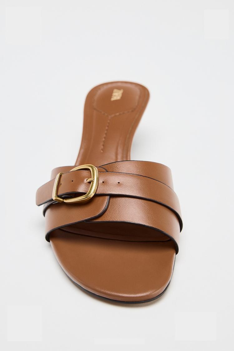 BUCKLE HEEL SANDAL