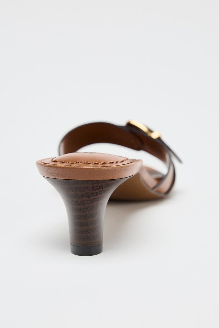 BUCKLE HEEL SANDAL