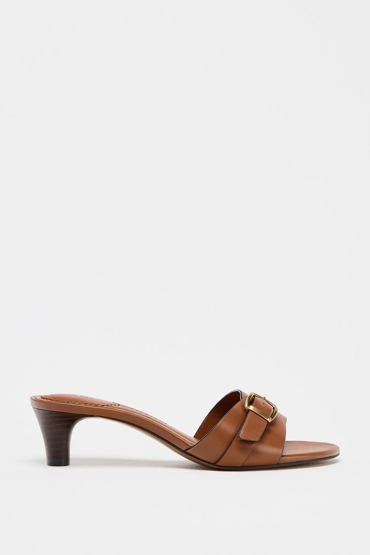 BUCKLE HEEL SANDAL