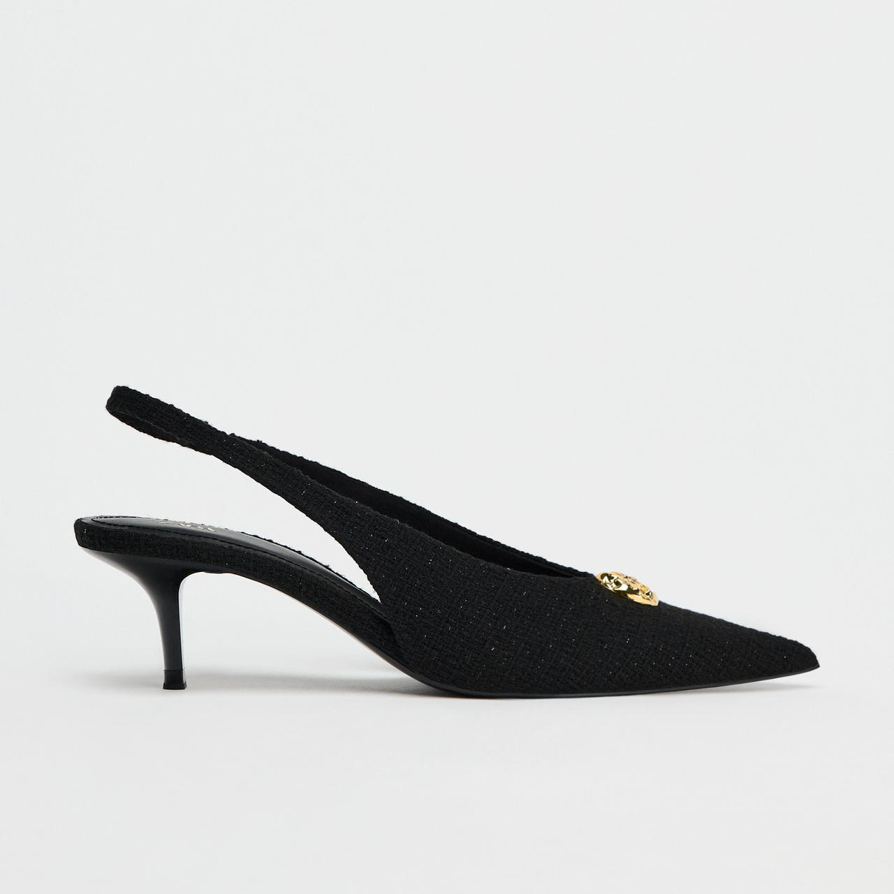 FABRIC MOLE SHOES WITH METALLIC DETAILS